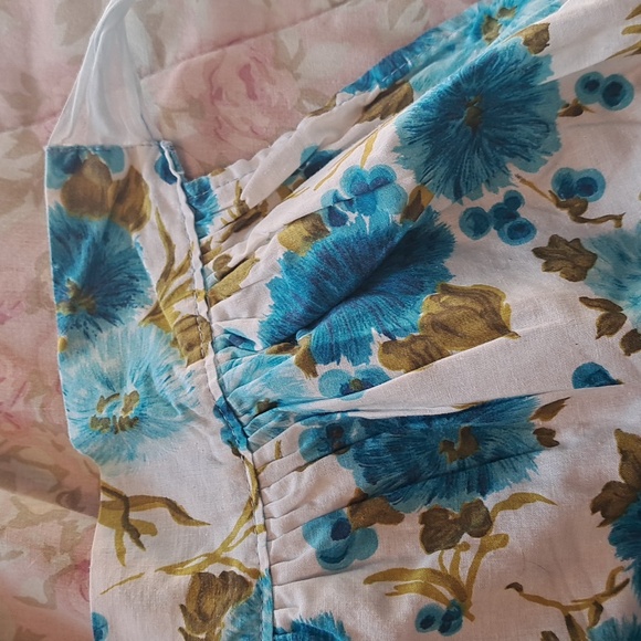 Floral Half Apron - Picture 3 of 7